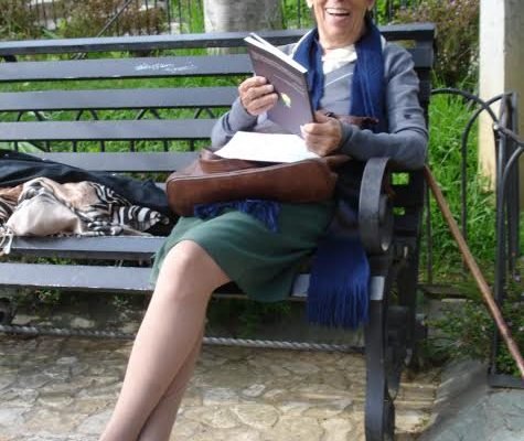 Aura-feliz-leyendo