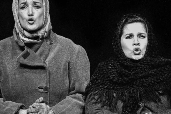 Patricia Ariza y Martha Luisa Osorio los diez días que estremecieron al mundo