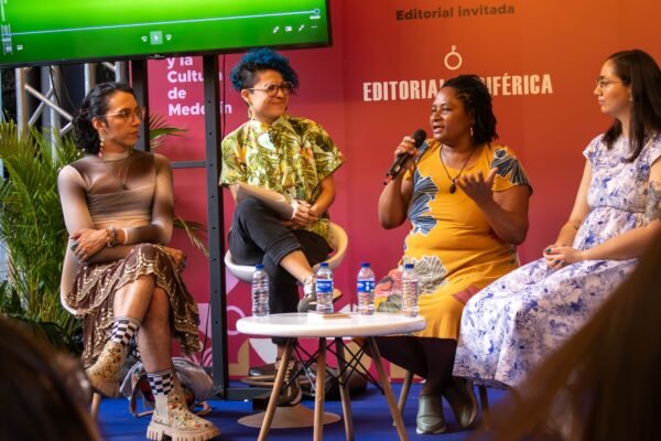 María Eugenia Morales en el conversatorio sobre el cuidado y la memoria afrodescendiente.